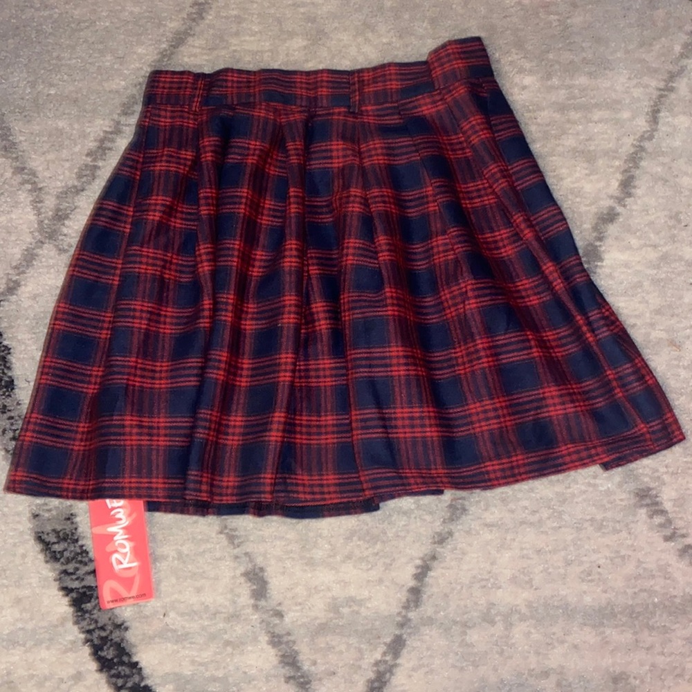 Navy red skirt .